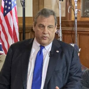 Christie Bails, Drops Hot-Mic Bombs on Haley, DeSantis on His Way Out