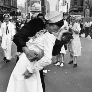 Granite State Vets ‘Stunned’ by VA Order Removing Iconic WWII ‘Kiss’ Photo