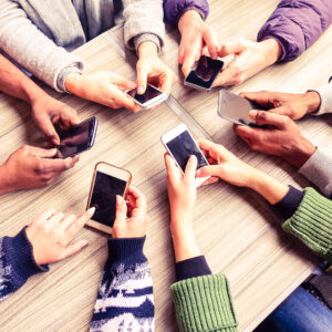 Bell-to-Bell Cellphone Ban Included in Committee Budget