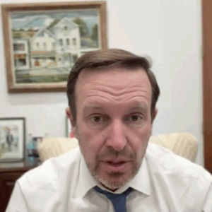 At NH Stop, Murphy Defends Shutdown Strategy, Sidesteps Criticism of Hassan and Shaheen